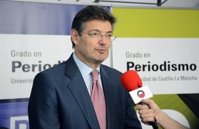 ep uclm piefoto ministro rafael catala abordala uclm asuntosactua