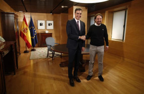 ep video sanchez e iglesias inicianencuentroun apretonmanos perointercambiar palabra