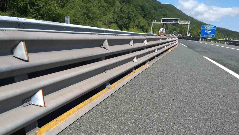 1571903519 barreras seguridad vial metalicas web3