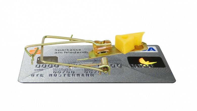 1616584876 trap 4380895 