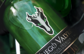 botellas con banderas png 20230123175224 