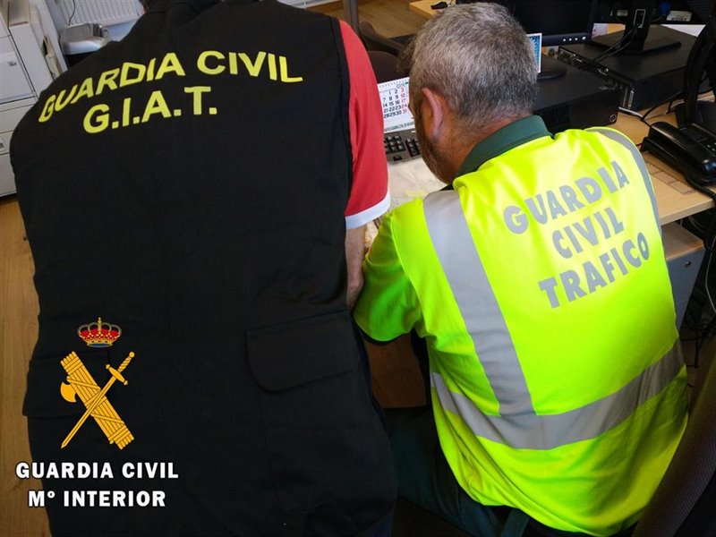 ep agentes de la guardia civil investigan la falsificacion de permisos de conducir en marruecos ep agentes de la guardia civil investigan la falsificacion de permisos de conducir en marruecos