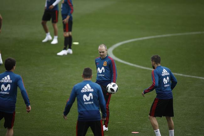 ep andres iniestaun entrenamientola seleccion espanola