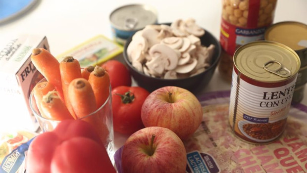 ep archivo   distintos productos de alimentacion en un hogar