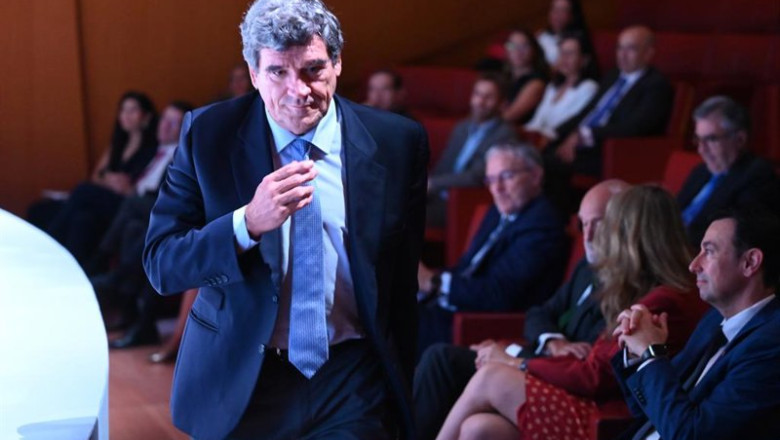 ep archivo   el gobernador del banco de espana jose luis escriva llega al 10 ciclo finanza en el
