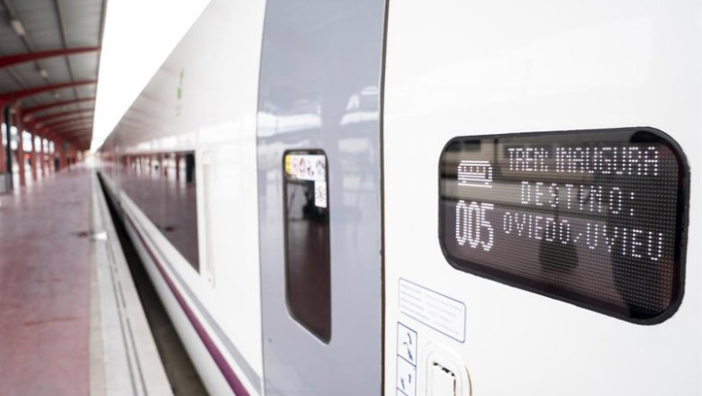 Archivo - Tren de alta velocidad. | A. Pérez Meca - Europa Press - Archivo ep archivo tren de alta velocidad