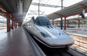 ep archivo   un tren de renfe en la estacion de chamartin clara campoamor a 2 de enero de 2025 en