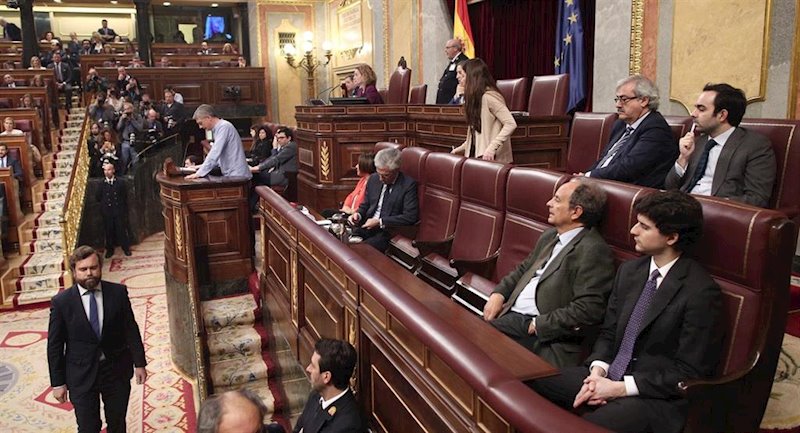 El secretario cuarto del Congreso, Adolfo Suárez Illana (PP), le da la espalda al diputado de EH Bildu en el Congreso, Oskar Matute | Eduardo Parra - Europa Press ep el secretario cuarto del congreso adolfo suarez illana pp le da la espalda al diputado de eh