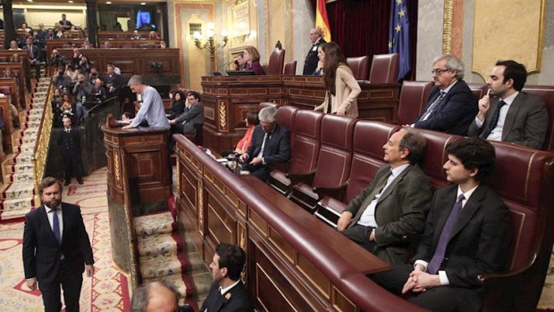 ep el secretario cuarto del congreso adolfo suarez illana pp le da la espalda al diputado de eh