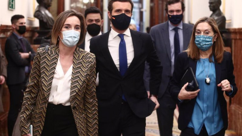 (I-D) La portavoz del PP en el Congreso de los Diputados, Cuca Gamarra; el líder del PP, Pablo Casado; y la vicesecretaria de Política Social del PP, Ana Pastor, a su llegada a una sesión de Control al Gobierno en el Congreso | EUROPA PRESS/E. Parra. POOL - Europa Press ep i-d la portavoz del pp en el congreso de los diputados cuca gamarra el lider del pp pablo casado