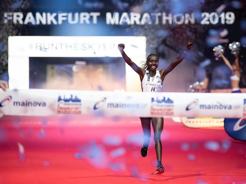 ep la keniana valary jemeli aiyabei gana el maraton de frankfurt