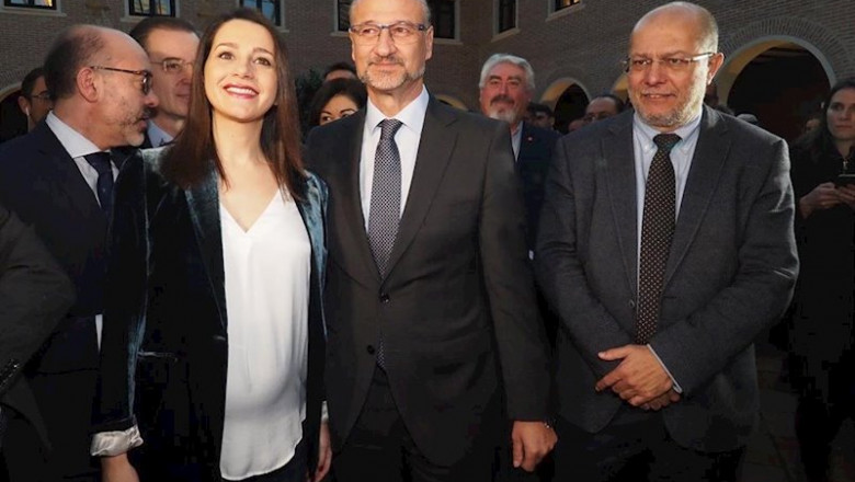 ep la portavoz de ciudadanos al congreso ines arrimadas el presidente de las cortes luis fuentes y