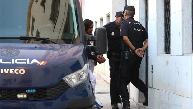 ep llegada de ana julia quezada a la audiencia de almeria