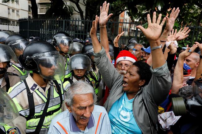 Manifestación de abuelos opositores en Caracas | CARLOS GARCIA RAWLINS ep manifestacionabuelos opositorescaracas