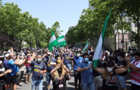ep marcha de los trabajadores de airbus hacia el ministerio de industria para mostrar su rechazo