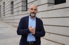 ep nestor rego en las inmediaciones del congreso