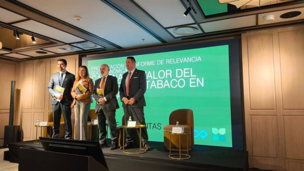 ep presentacion del informe con la directora general de la mesa del tabaco agueda garcia agullo el