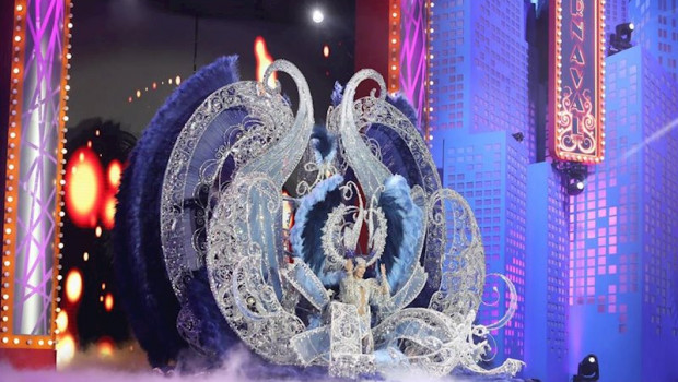 ep sara cruz teja la reina del carnaval de santa cruz de tenerife 2020 desfila en la cabalgata