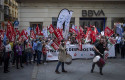 ep trabajadores de bbva se concentran ante una de las oficinas en contra de los despidos a 10 de