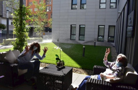 ep visita de clavel a su tia estrella de 95 anos en la residencia ballesol de vigo