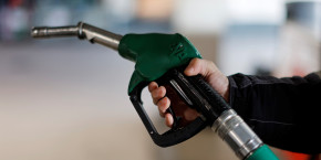 la france va offrir une remise sur le carburant face a la hausse des prix annonce castex 20221012184220 
