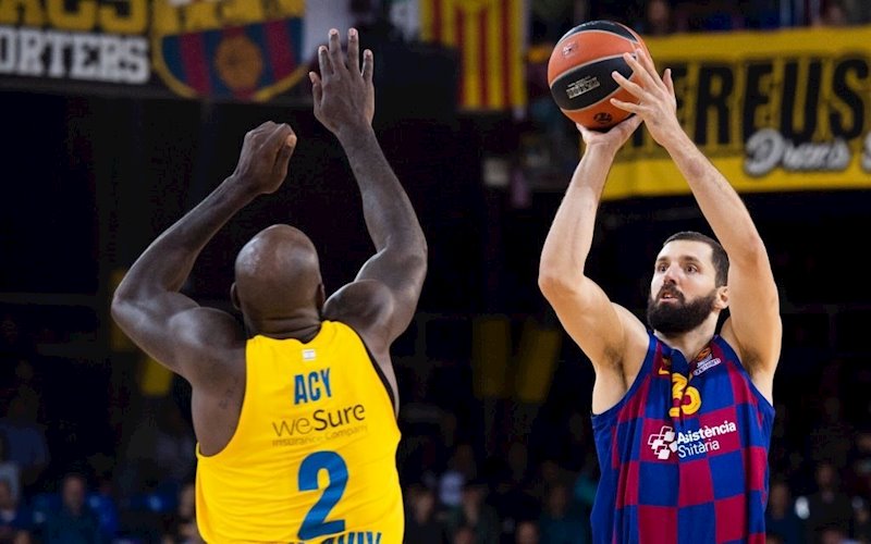 ep accion entre acy y nikola mirotic durante el bara - maccabi de la jornada 10 de la euroliga