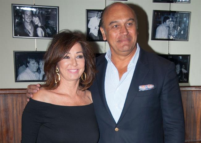https://img1.s3wfg.com/web/img/images_uploaded/1/6/ep_ana_rosa_quintana_celebra_equipo_12_n_antena_europa_press.jpg