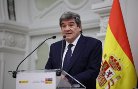 ep archivo   el gobernador del banco de espana jose luis escriva durante la firma del convenio de