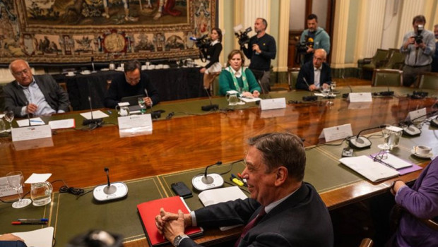 ep archivo   el ministro de agricultura pesca y alimentacion luis planas se reune con las