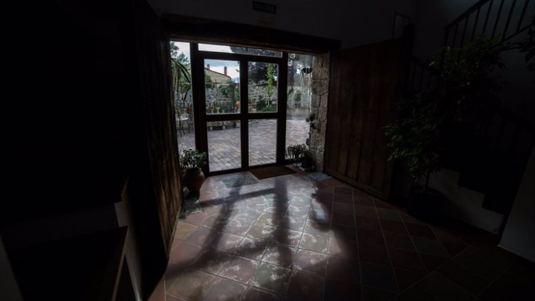 ep archivo   interior de una casa rural