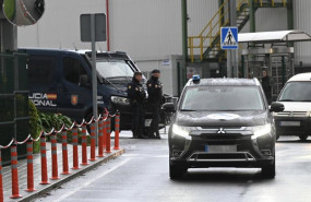 ep archivo   un coche de policia sale de la sede de sidenor a 10 de febrero de 2026 en basauri