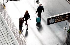 ep archivo viajeros en la estacion de madrid puerta de atocha almudena grandes a 21 de octubre ep archivo viajeros en la estacion de madrid puerta de atocha almudena grandes a 21 de octubre