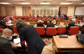 ep archivo   vista general de la mesa con los asistentes a la comision de presupuestos en el