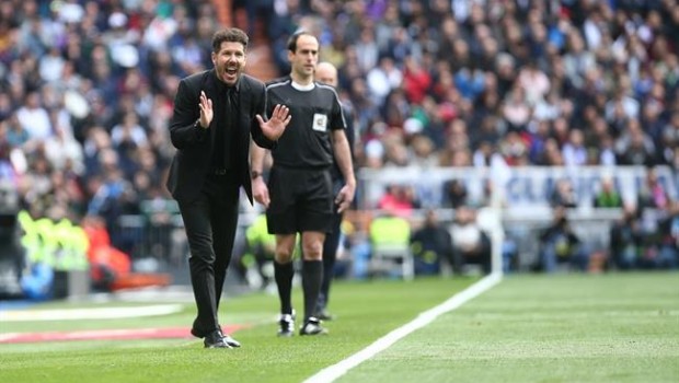 ep diego pablo simeone dirigiendoatleticoel area tecnica