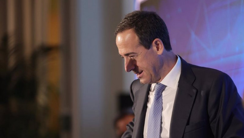 El consejero delegado de CaixaBank, Gonzalo Gortázar, participa en el desayuno Forum Europa, organizado por Nueva Economía Forum, en el Hotel Mandarin Oriental Ritz, a 6 de octubre de 2021, en Madrid (España). | Eduardo Parra - Europa Press ep el consejero delegado de caixabank gonzalo gortazar participa en el desayuno forum europa