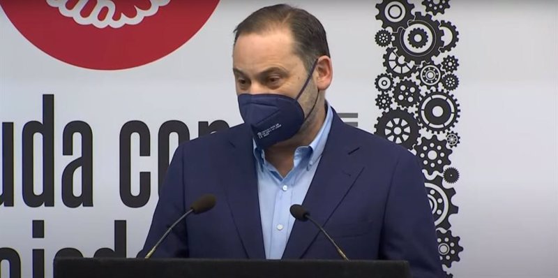 El ministro de Transportes, Movilidad y Agenda Urbana, José Luis Ábalos, en declaraciones tras la manifestación del 1 de mayo de 2021 | PSOE/YOUTUBE ep el ministro de transportes movilidad y agenda urbana jose luis abalos en declaraciones tras la