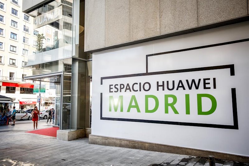 ep fachada lateral del espacio huawei de madrid