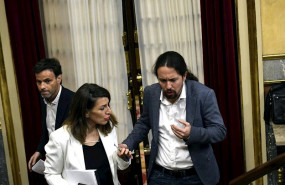 ep i-d el portavoz parlamentario de en comu podem jaume asens la ministra de trabajo y economia
