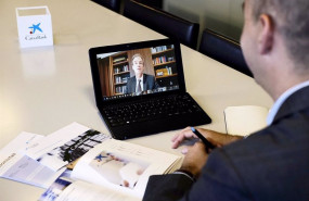 ep jordi gual durante su intervencion en la reunion con el comite consultivo de accionistas