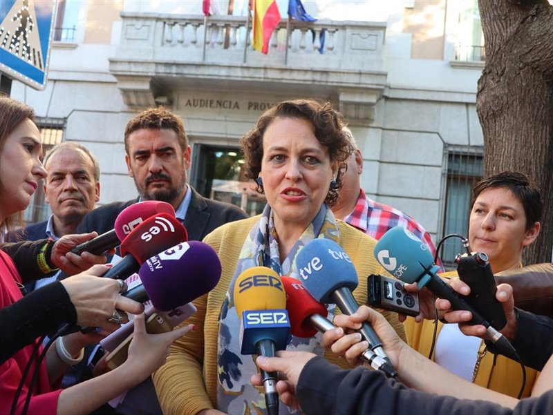 ep la ministra de empleo y seguridad social magdalena valerio atiende a los medios en guadalajara