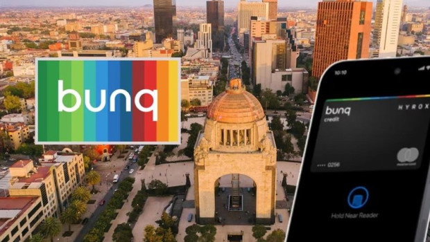 ep logo del neobanco bunq superpuesto sobre una foto de ciudad de mexico