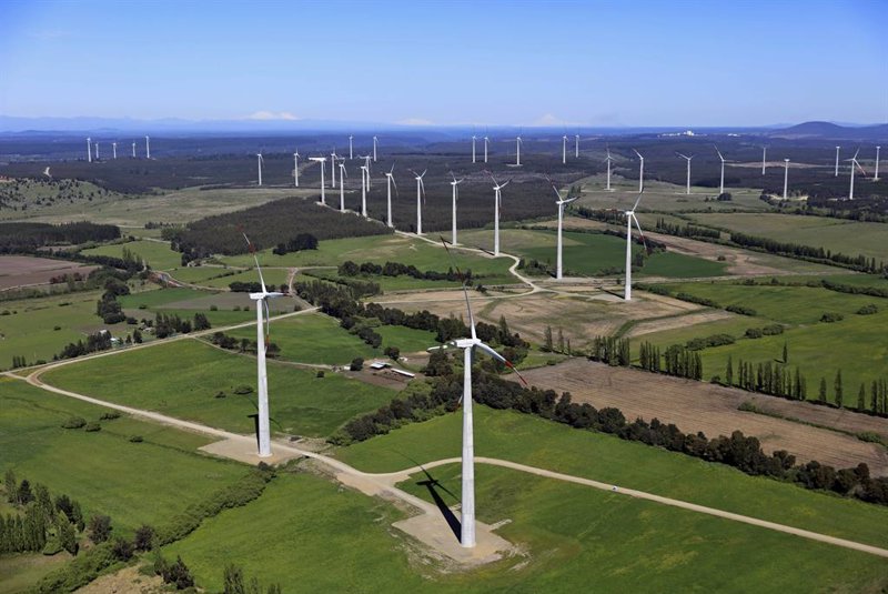 Acciona Energía lanza su primera línea de financiación sostenible para proveedores