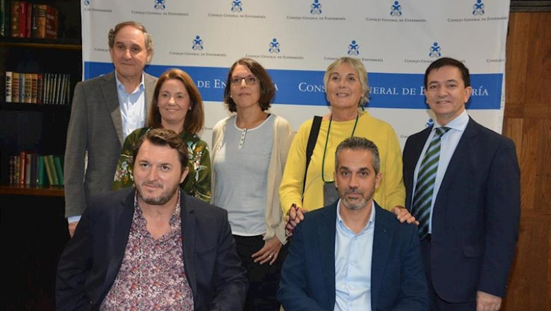 Pedro López, cirujano pediátrico del Hospital La Paz de Madrid; Eva García Peña, enfermera del Hospital Clínico de Valencia; Eva Merlos, madre de Pau; Maite Carreras, tesorera de ASIA, Fran Sardón, presidente del grupo IFE, y Ángel de Propios. | CONSEJO GENERAL DE ENFERMERÍA ep pedro lopez cirujano pediatrico del hospital la paz de madrid eva garcia pena enfermera del