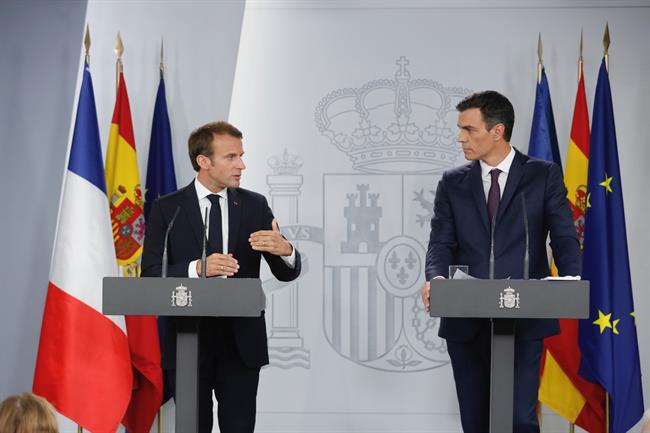 Pedro Sánchez y Emmanuelle Macron, en la rueda de prensa en La Moncloa de este jueves. | MARTA JARA/ EUROPA PRESS ep pedro sanchezemmanuelle macron ofrecenruedaprensala moncloa