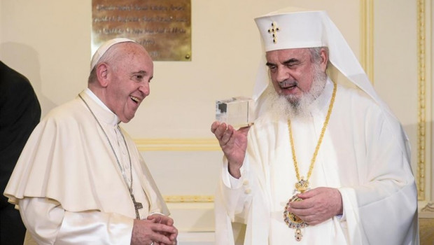 ep pope meets romanian patriarch