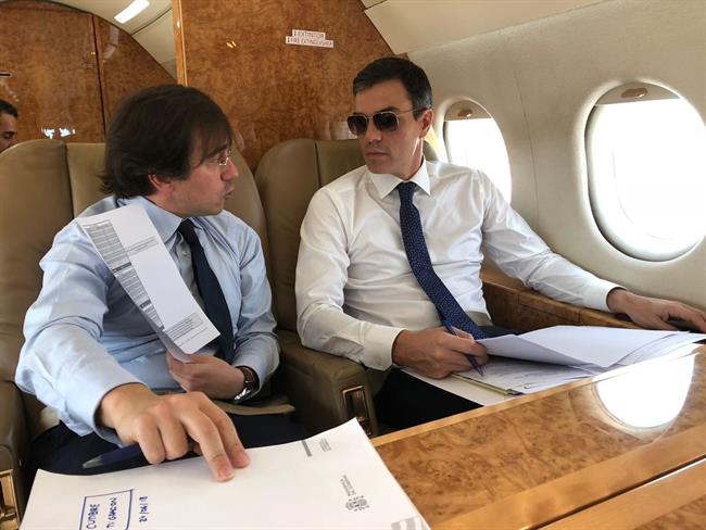 El presidente Sánchez en el Super Puma | GOBIERNO ep presidente sanchezsuper puma