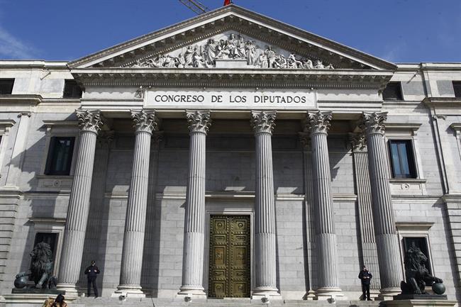 Puerta principal del Congreso de los Diputados con los leones | EUROPA PRESS ep puerta principalcongresolos diputadoslos leones