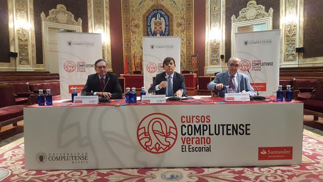 El rector de la UCM, Carlos Andradas, en la presentación de los Cursos de Verano | EUROPA PRESS ep rectorla ucm carlos andradas enpresentacionlos cursosverano