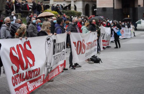 ep un grupo de personas perteneciente al sector hostelero de vizcaya participa en la concentracion
