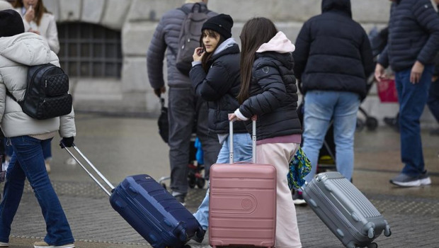 ep varios turistas en el centro de la ciudad a 4 de diciembre de 2025 en madrid espana